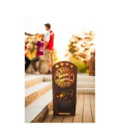 Ferrum FCB Feuerkorb Fans, Eckig, 40 X 40 X 85 Cm, Rost -Tepro Store 3161395 WE MO 003 FeuerkorbFeuerstelleFanFCBayernFCB