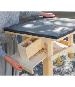 Dehner Natura Futterhaus Karwendel, Natur, Inkl. Ständer, Ca. B84,3/H127,2/T84,3 Cm -Tepro Store 6622872 6622898 6622906 6622922 WE MO 013 NVHRofanKarwendel